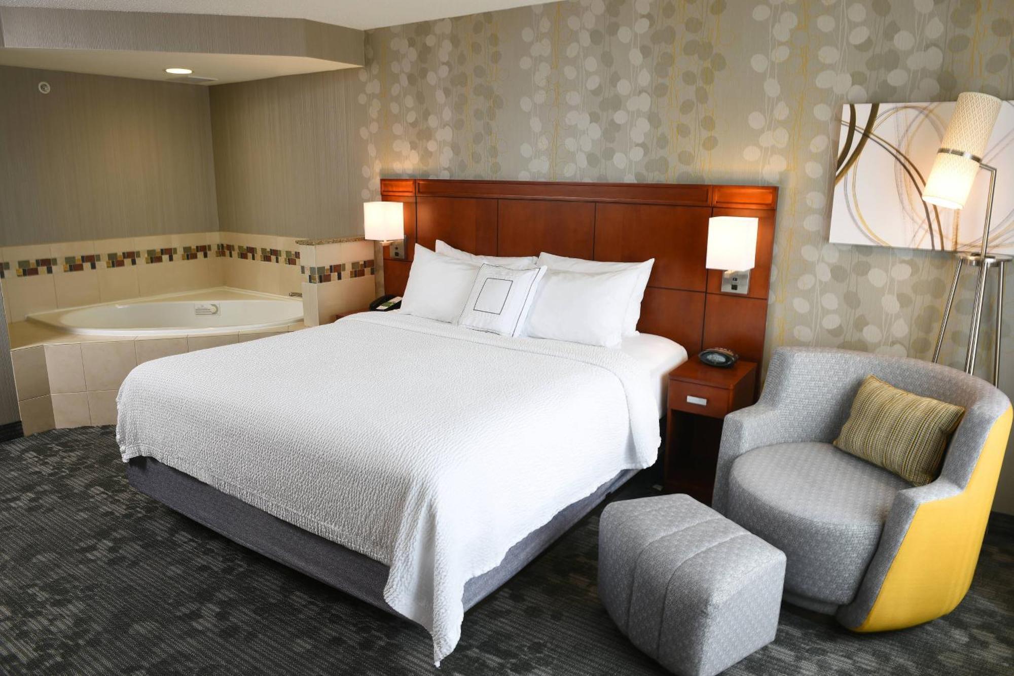 Courtyard By Marriott Сиукс Фолс Екстериор снимка