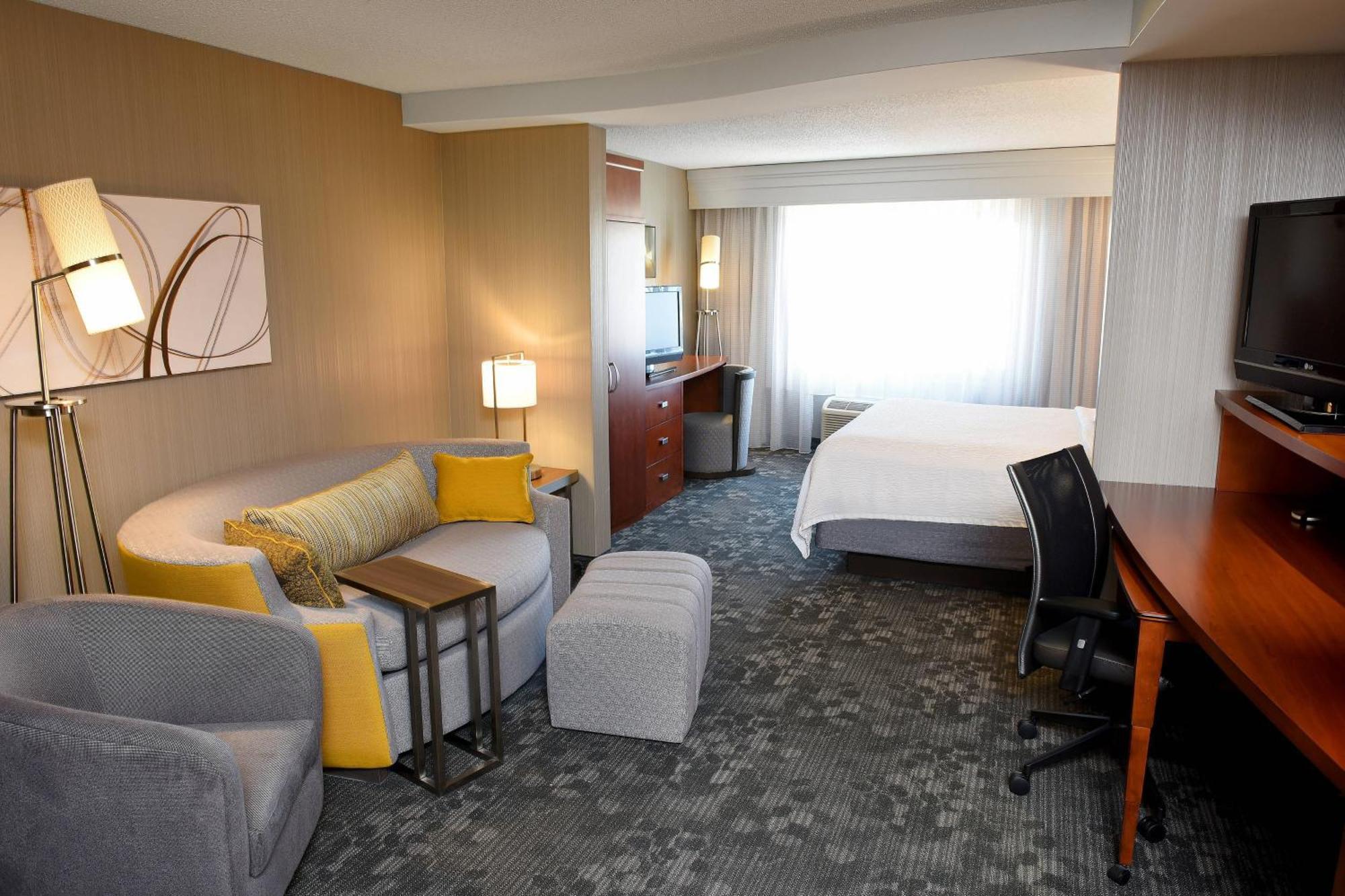 Courtyard By Marriott Сиукс Фолс Екстериор снимка