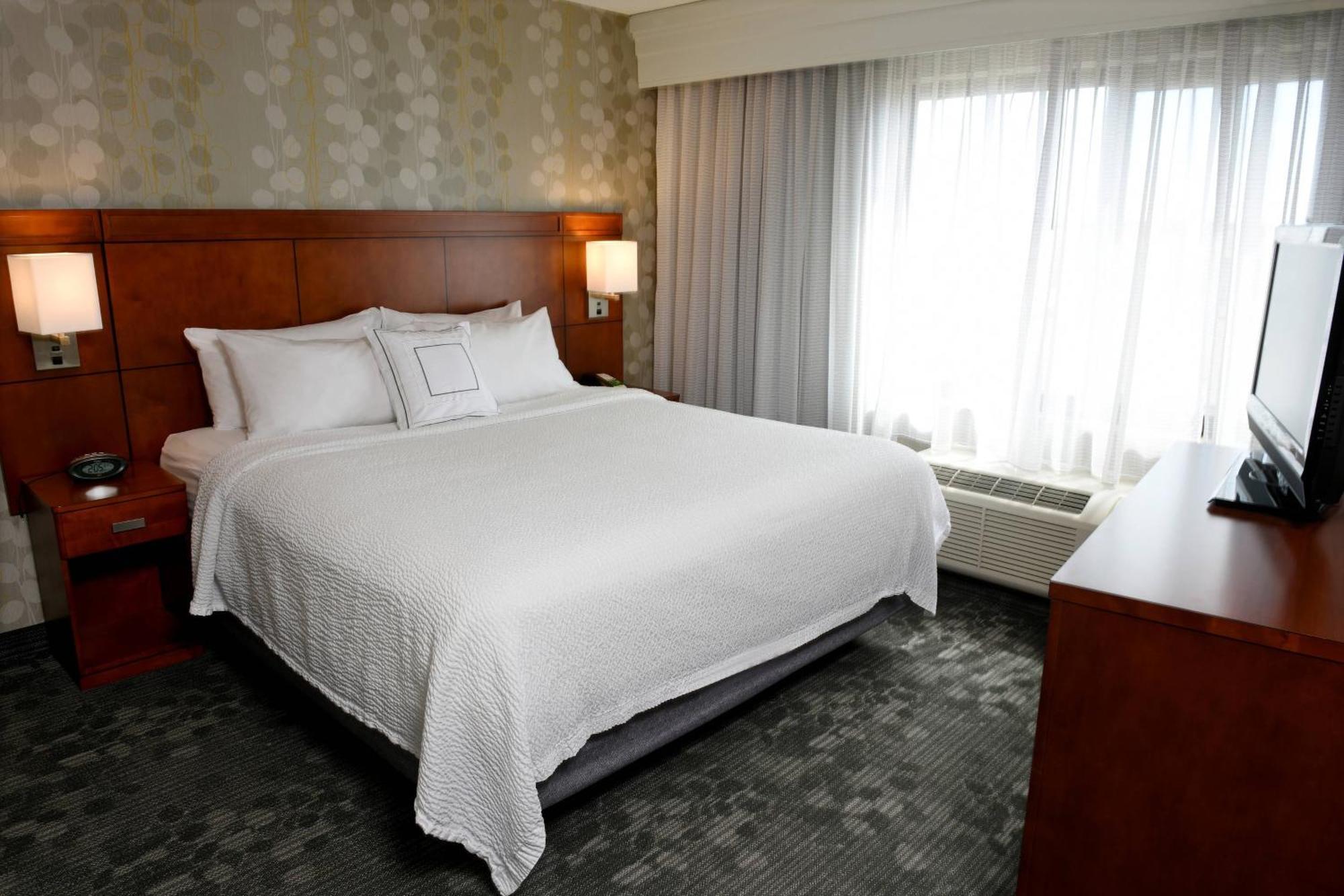 Courtyard By Marriott Сиукс Фолс Екстериор снимка